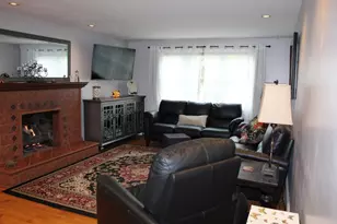 178 Oak Hollow Rd, Springfield, MA 01128 - Photo 2