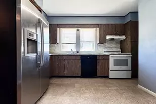 58 Longfellow Rd, Worcester, MA 01602 - Photo 2
