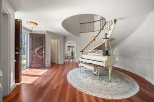286 Mayflower Cir, Hanover, MA 02339 - Photo 2