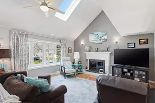 229 Comfort St, Bridgewater, MA 02324 - Photo 4