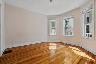 31 Harold St, Somerville, MA 02143 - Photo 4