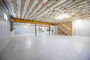 37 Crestwood Cir, Rochester, MA 02770 - Photo 14