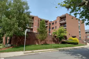12 Mt Vernon St, Melrose, MA 02176 - Photo 2