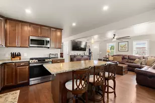 25 Clifford St, Taunton, MA 02780 - Photo 4
