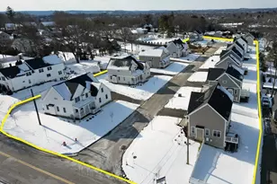 11 Isola Ln, Stoneham, MA 02180 - Photo 12