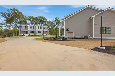139 Essex Street #139, Middleton, MA 01949 - Photo 6