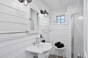 23 Bradford St, Provincetown, MA 02657 - Photo 18