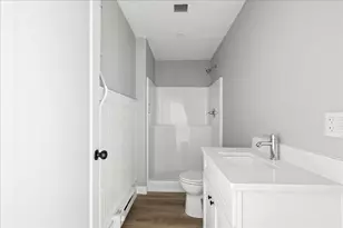 22 Waverly St, Worcester, MA 01604 - Photo 4
