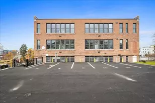 22 Waverly St, Worcester, MA 01604 - Photo 12