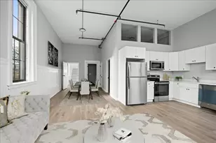 22 Waverly St, Worcester, MA 01604 - Photo 1