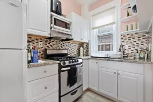 1568 Commonwealth Ave, Boston, MA 02135 - Photo 4