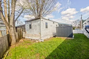38 Klondike Ave, Westfield, MA 01085 - Photo 2