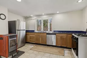 274 Sunderland Rd, Amherst, MA 01002 - Photo 6