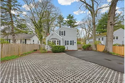 214 Sprague St, Dedham, MA 02026 - Photo 2