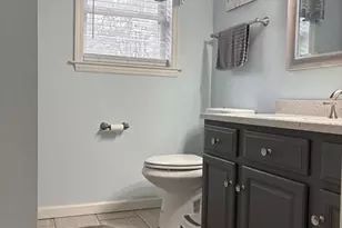 683 N W Main St, Douglas, MA 01516 - Photo 28