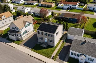 563 Woodman St, Fall River, MA 02724 - Photo 4