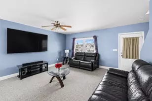 563 Woodman St, Fall River, MA 02724 - Photo 10