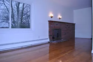 21 Goldsmith Ave, Beverly, MA 01915 - Photo 2