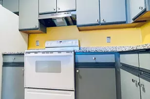 1036 Middlesex St, Lowell, MA 01851 - Photo 6