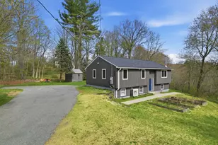 138 West St, Easthampton, MA 01027 - Photo 2
