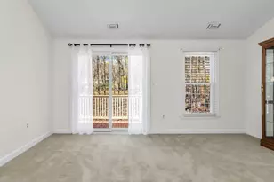 35 Essex Green Ln, Peabody, MA 01960 - Photo 6