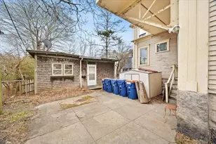 179 Cottage St, New Bedford, MA 02740 - Photo 34