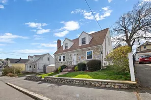 36 Irving St, Revere, MA 02151 - Photo 2