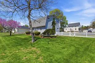 25 Coolidge Ave, Westfield, MA 01085 - Photo 2