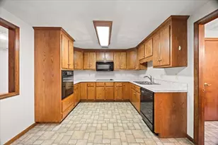 205 Paine Rd, North Attleboro, MA 02760 - Photo 10