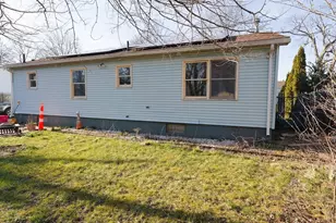 109 Pendleton Ave, Springfield, MA 01109 - Photo 4