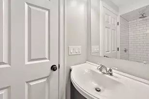 26 Arcadia St, Boston, MA 02122 - Photo 8