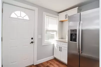 13 Crump St, Hudson, MA 01749 - Photo 4