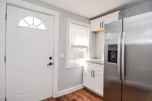 13 Crump St, Hudson, MA 01749 - Photo 4
