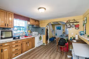 32 Randall Pl, Springfield, MA 01108 - Photo 10