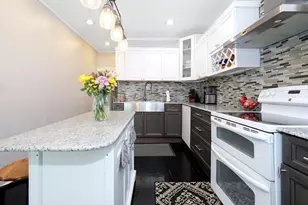 18 Los Angeles St, Springfield, MA 01107 - Photo 6