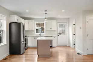 32 Union St, Lowell, MA 01852 - Photo 16