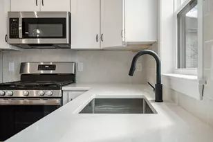 32 Union St, Lowell, MA 01852 - Photo 6