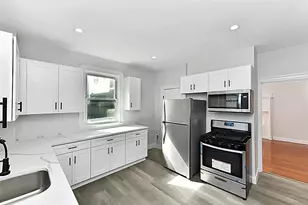 109 Walnut St, Somerville, MA 02145 - Photo 4