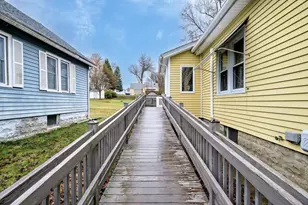 17 Oak St, West Springfield, MA 01089 - Photo 4