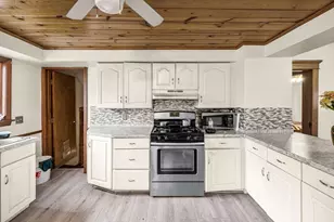 17 Oak St, West Springfield, MA 01089 - Photo 6