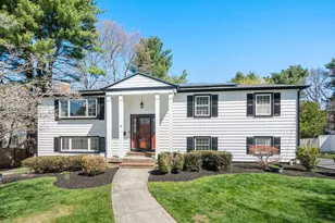 4 Michelle Ln, Randolph, MA 02368 - Photo 2