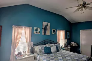 19 Harlow St, Saugus, MA 01906 - Photo 18