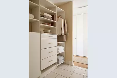 9 Hawthorne Place #17B, Boston, MA 02114 - Photo 4