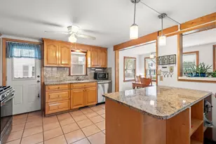 75 Pilgrim Ave, Wareham, MA 02571 - Photo 6