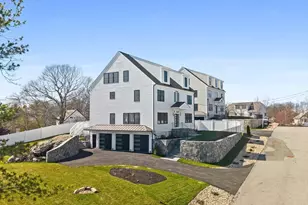 22 Mt Zion Rd, Melrose, MA 02176 - Photo 2