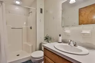 804 Reynolds Dr, Saugus, MA 01906 - Photo 8