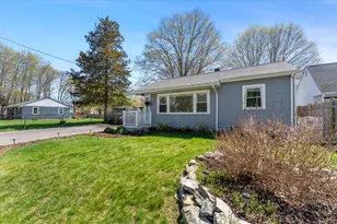 40 Tremont Ave, Taunton, MA 02780 - Photo 2