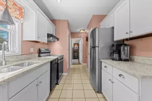 40 Tremont Ave, Taunton, MA 02780 - Photo 12