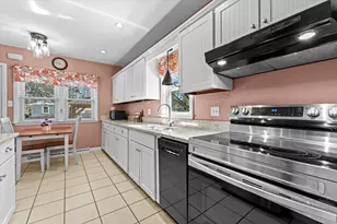 40 Tremont Ave, Taunton, MA 02780 - Photo 14