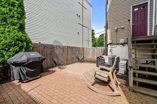 614 E 3rd St, Boston, MA 02127 - Photo 16